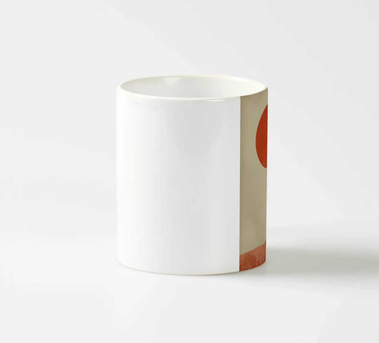 Sole rosso e albero sulle colline tazza in ceramica da DesignDoodle