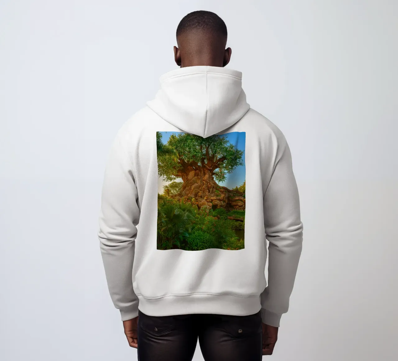 vecchio albero nella foresta felpa con cappuccio da tamarind