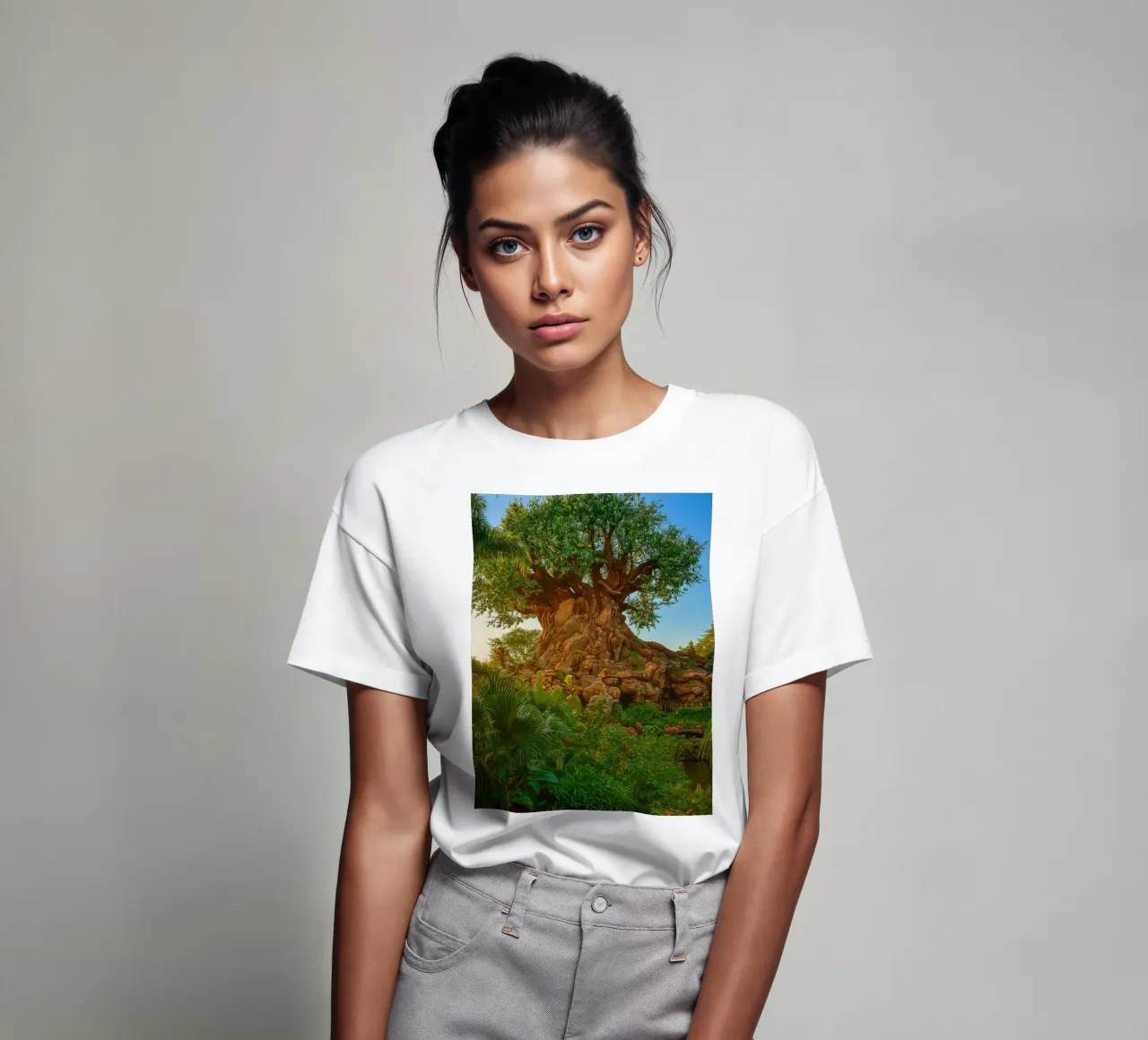 vecchio albero nella foresta t-shirt da tamarind