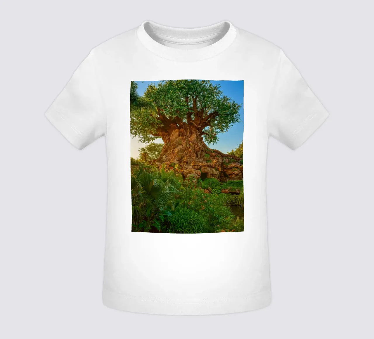 vecchio albero nella foresta maglietta neonato da tamarind