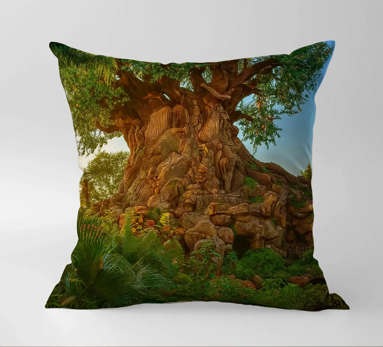 vecchio albero nella foresta cuscino da tamarind