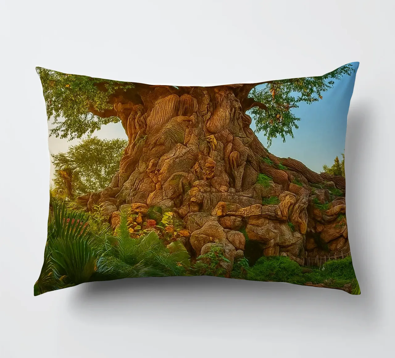vecchio albero nella foresta cuscino da tamarind