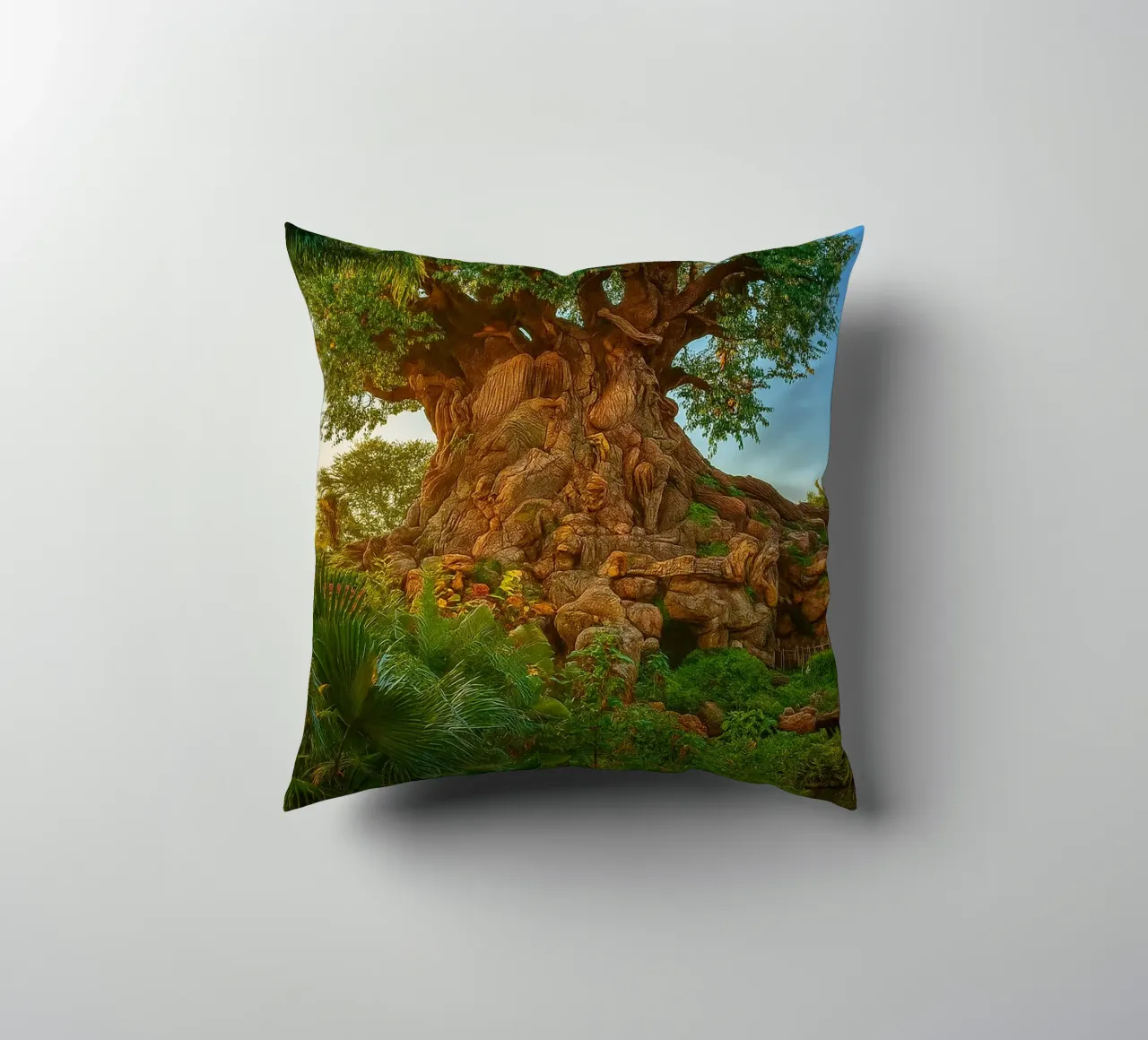vecchio albero nella foresta cuscino da tamarind
