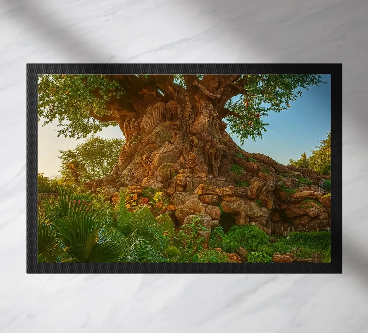 vecchio albero nella foresta zerbino da tamarind