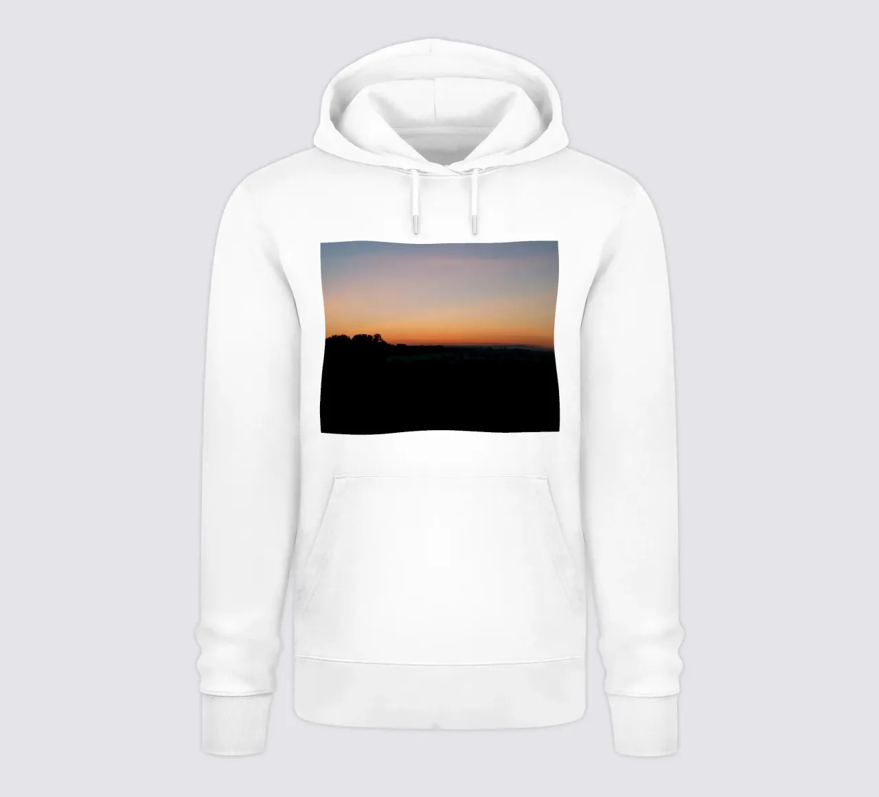 Silhouette di un paesaggio al crepuscolo felpa con cappuccio da DesignDoodle