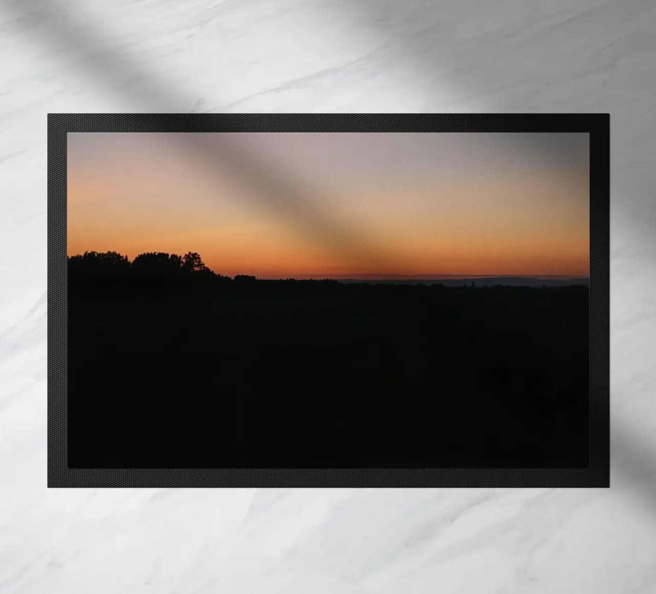 Silhouette di un paesaggio al crepuscolo zerbino da DesignDoodle