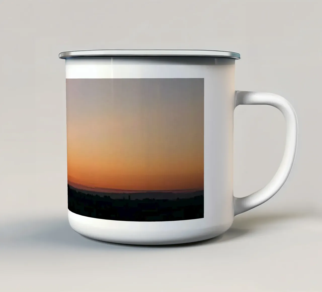 Silhouet landschap bij schemering emaille mok van DesignDoodle