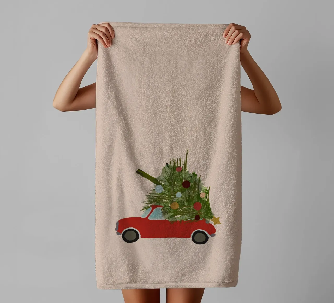 Auto natalizia retrò con albero di Natale sul tetto Rosso asciugamano da bagno da Alisa Knöß