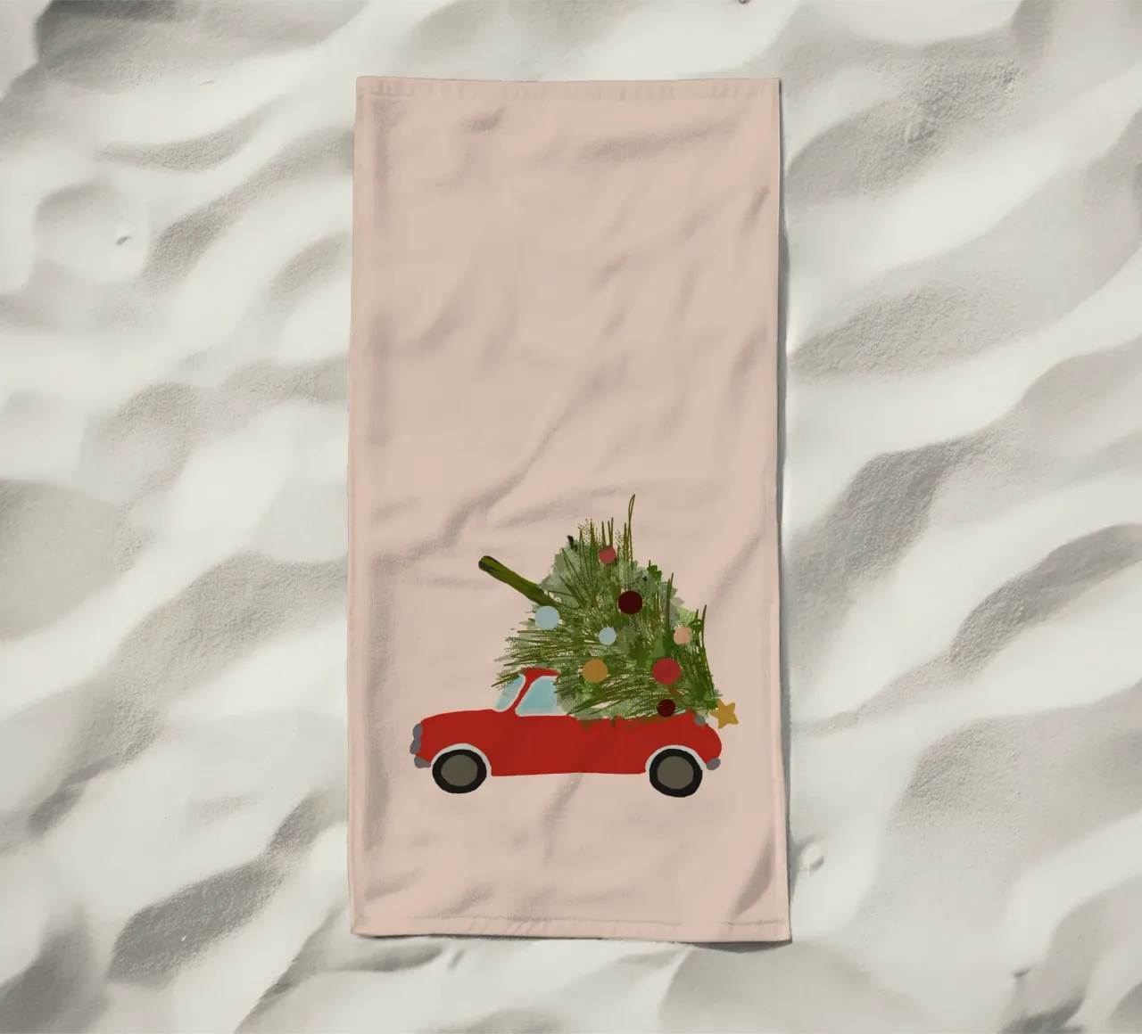 Auto natalizia retrò con albero di Natale sul tetto Rosso telo mare da Alisa Knöß