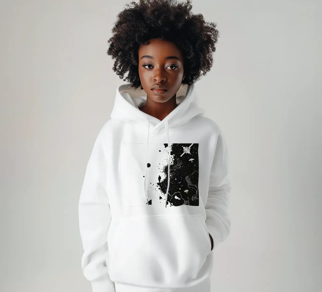 Silhouette sul bordo della scogliera con forme celestiali astratte felpa con cappuccio da DesignDoodle
