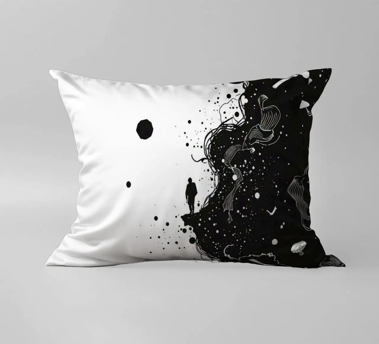 Silhouette sul bordo della scogliera con forme celestiali astratte cuscino da DesignDoodle