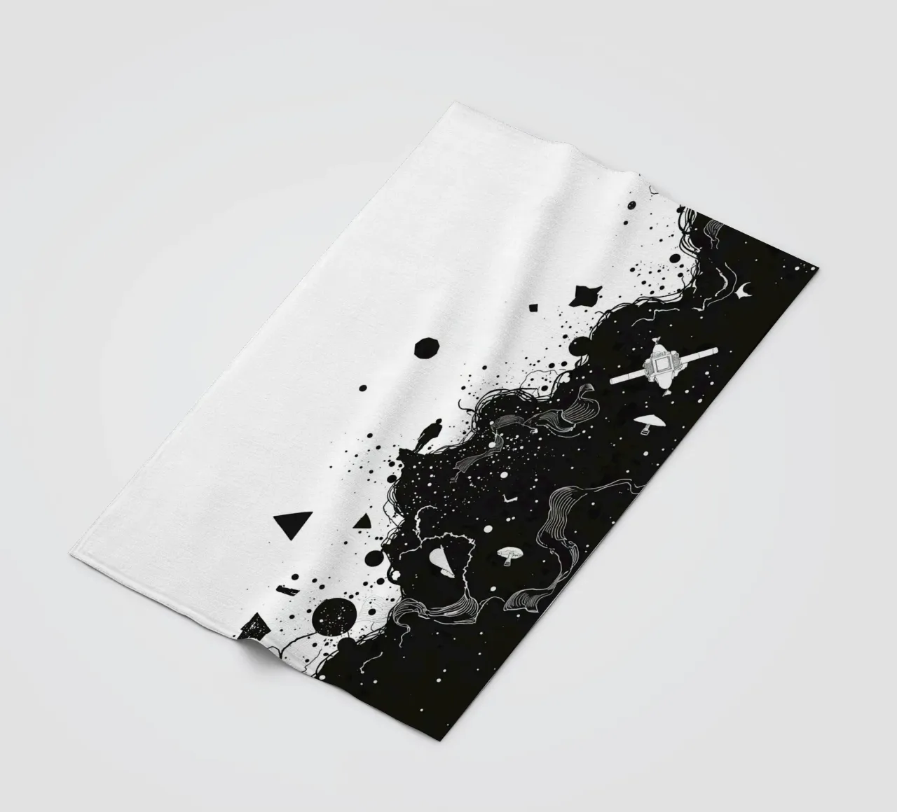 Silhouette auf Klippe Rand mit abstrakten himmlischen Formen Fleecedecke von DesignDoodle