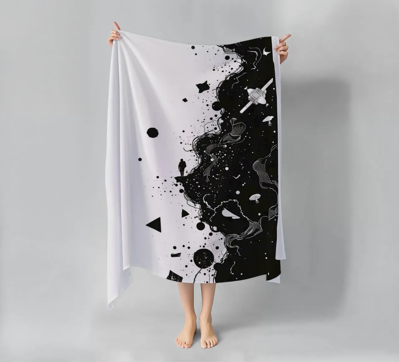 Silhouette sul bordo della scogliera con forme celestiali astratte telo mare da DesignDoodle