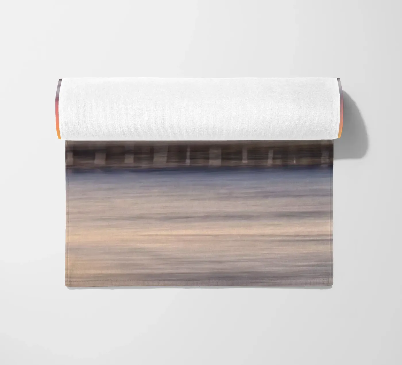Abstract sunset Strandtuch von Fjöllart