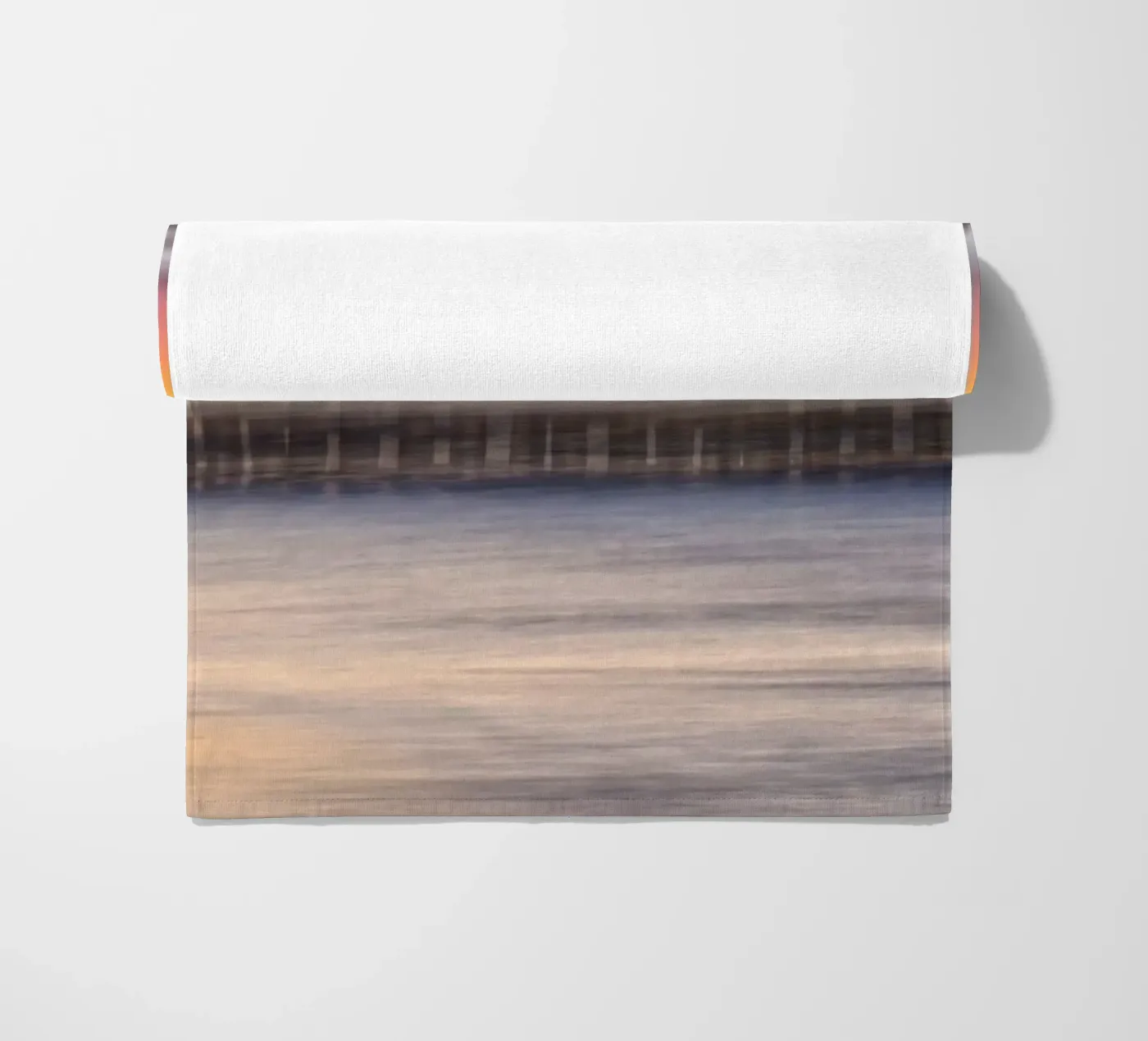 Abstract sunset Strandtuch von Fjöllart