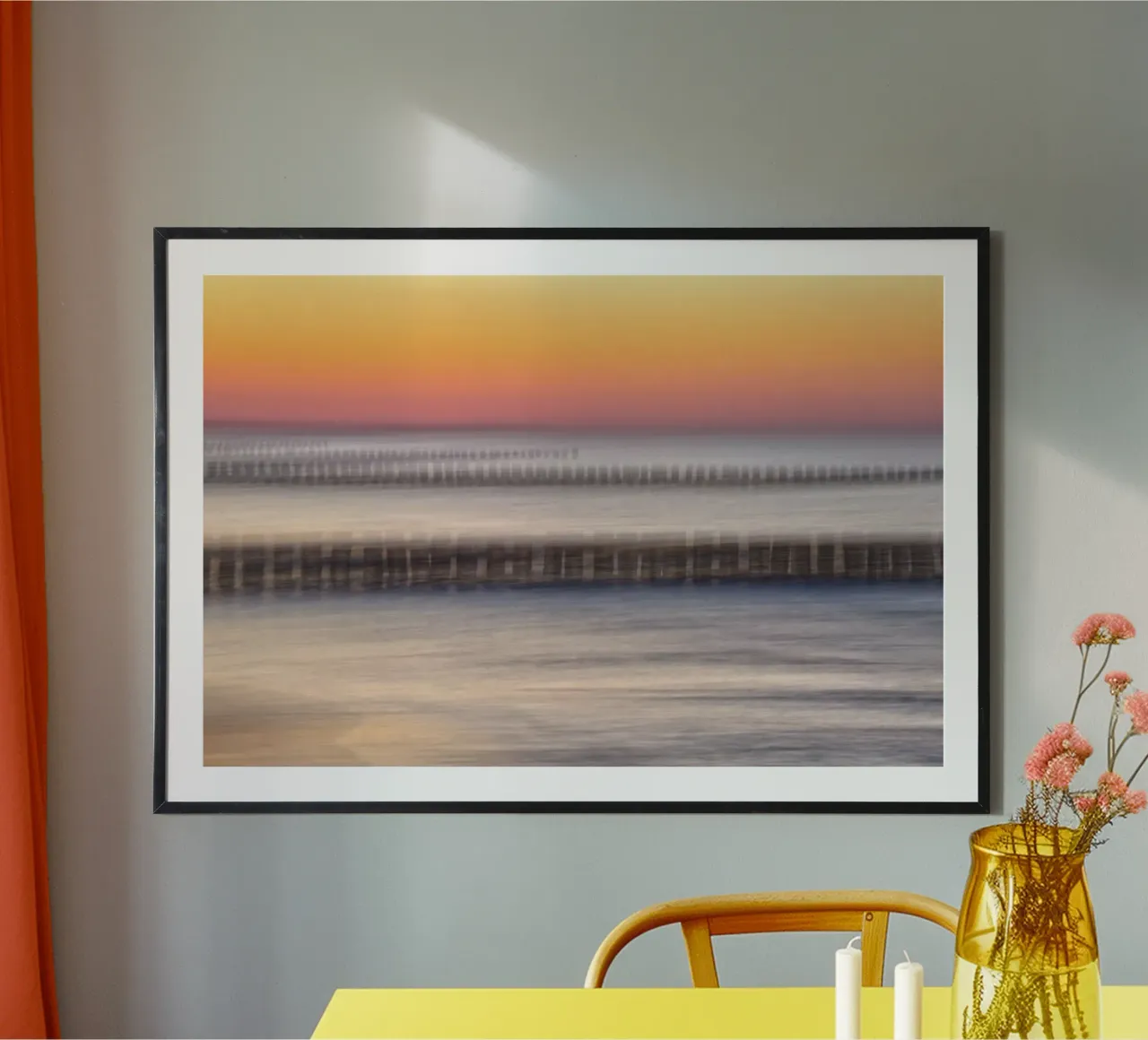 Abstract sunset poster con telaio in plastica da Fjöllart