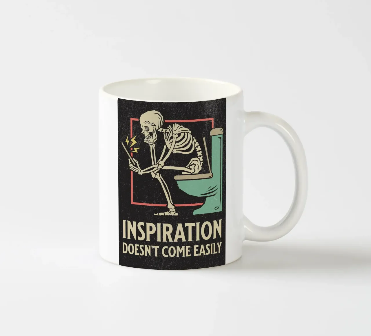 Funny Skeleton Sitting On The Toilet Inspiration Doesn't Com mug en céramique de HARU HARU
