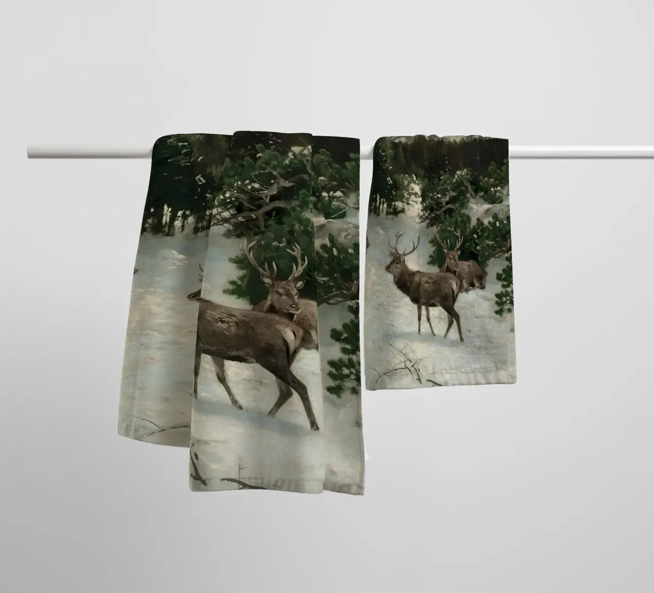 Cervi nella foresta invernale asciugamano da bagno da Cozy Vibes