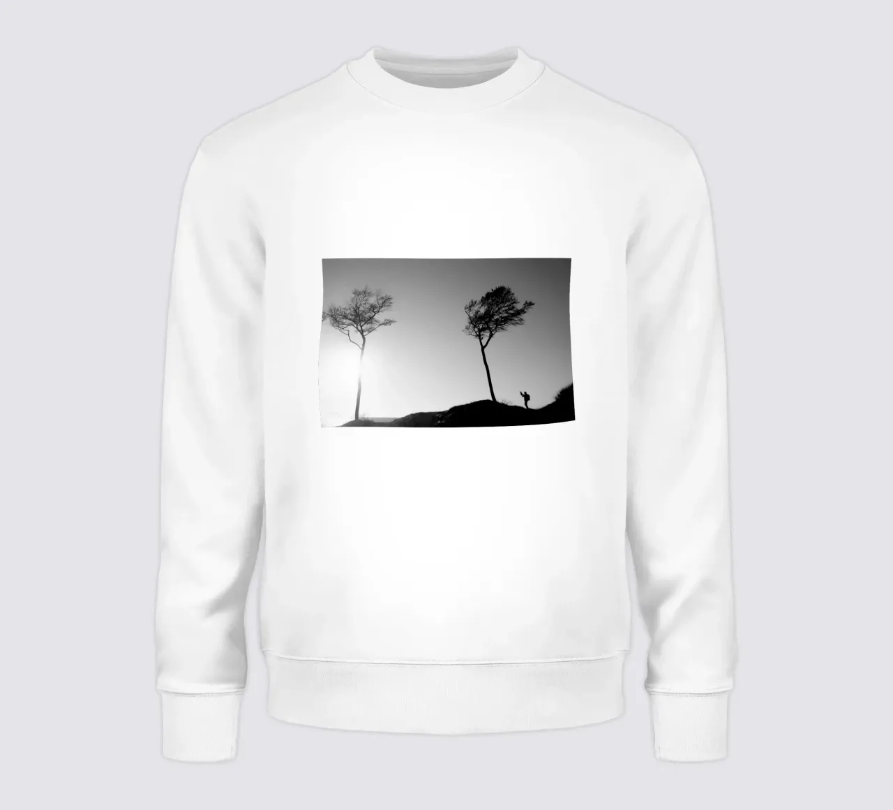 The photographer and the tree Sweatshirt von Fjöllart