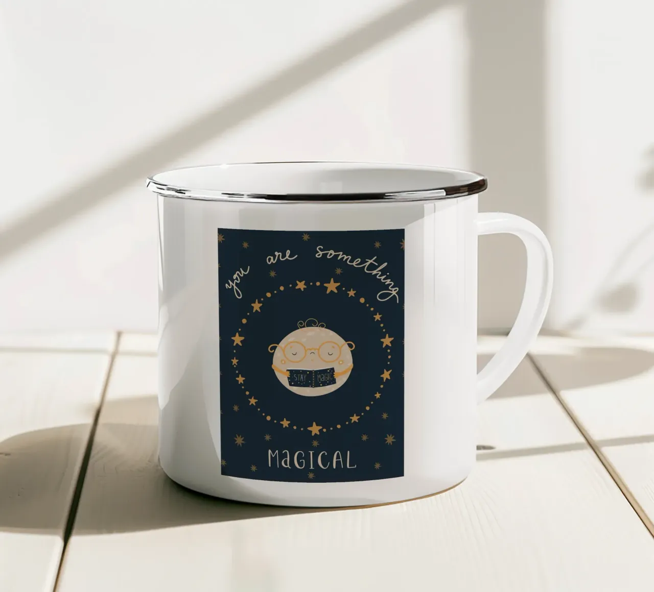 Una cameretta magica tazza in smalto da ORION