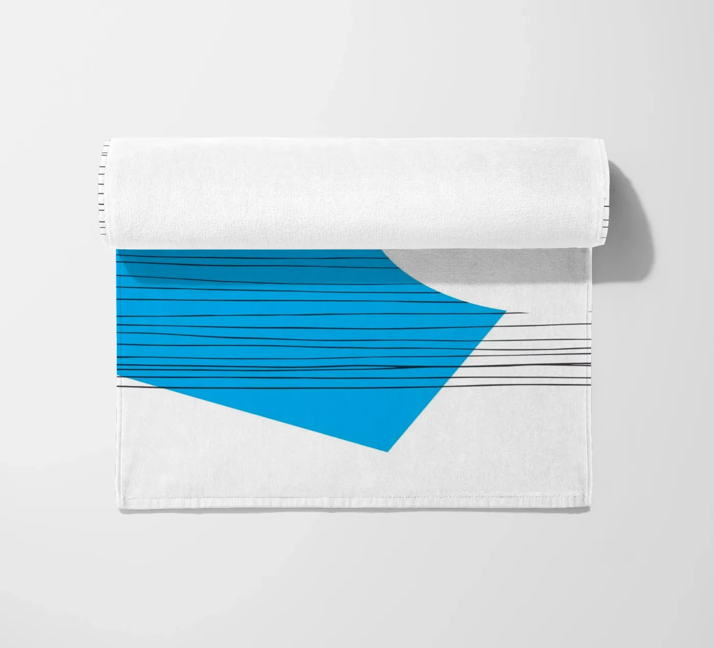 Géométrie négative serviette de plage de Kim Hubball Studio