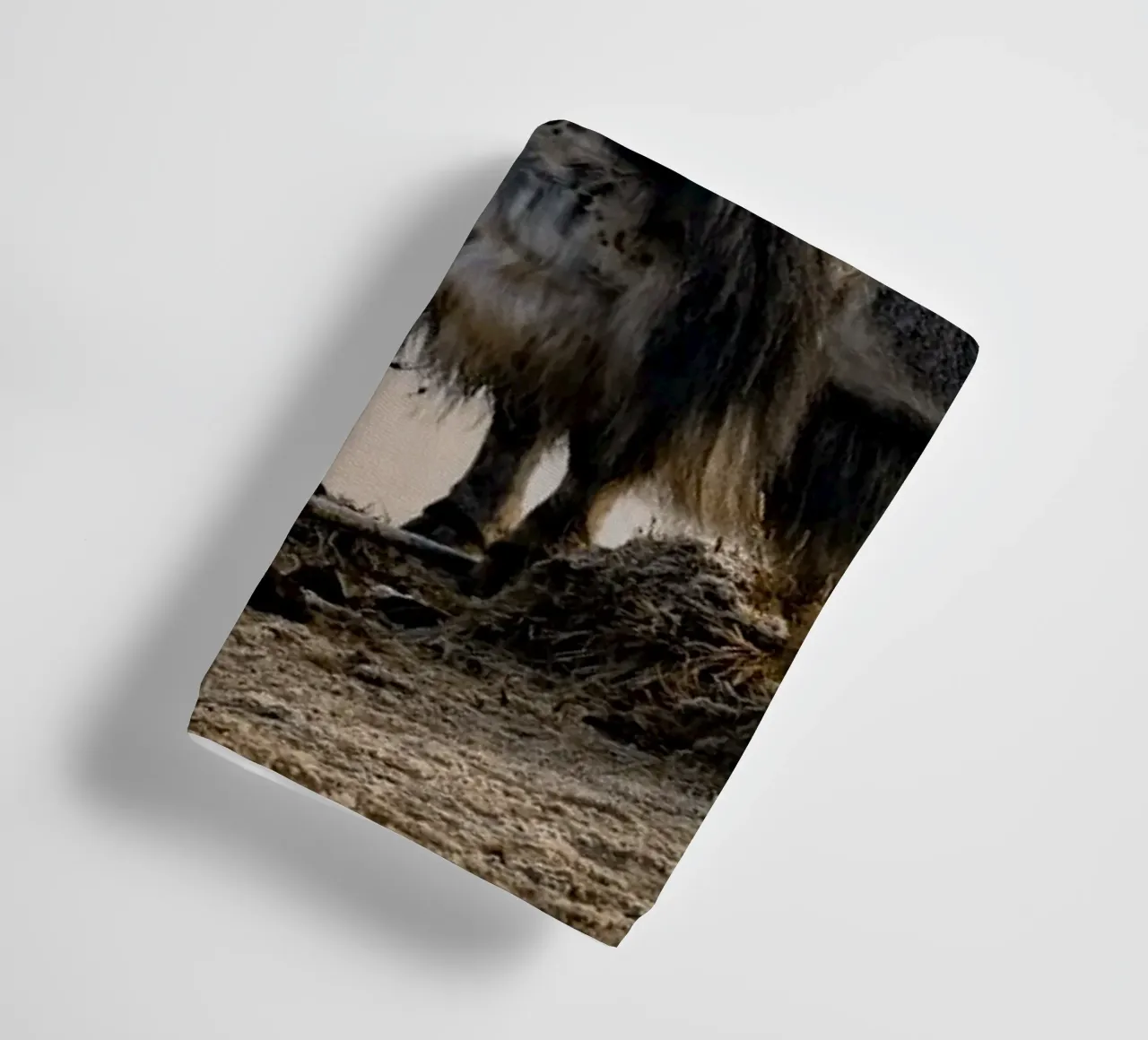 La serena bellezza di uno yak asciugamano da bagno da The Herringstore