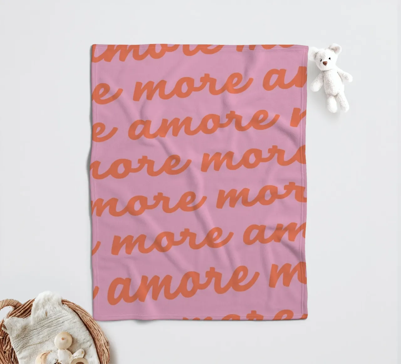 More Amore coperta in pile da we line studio - design