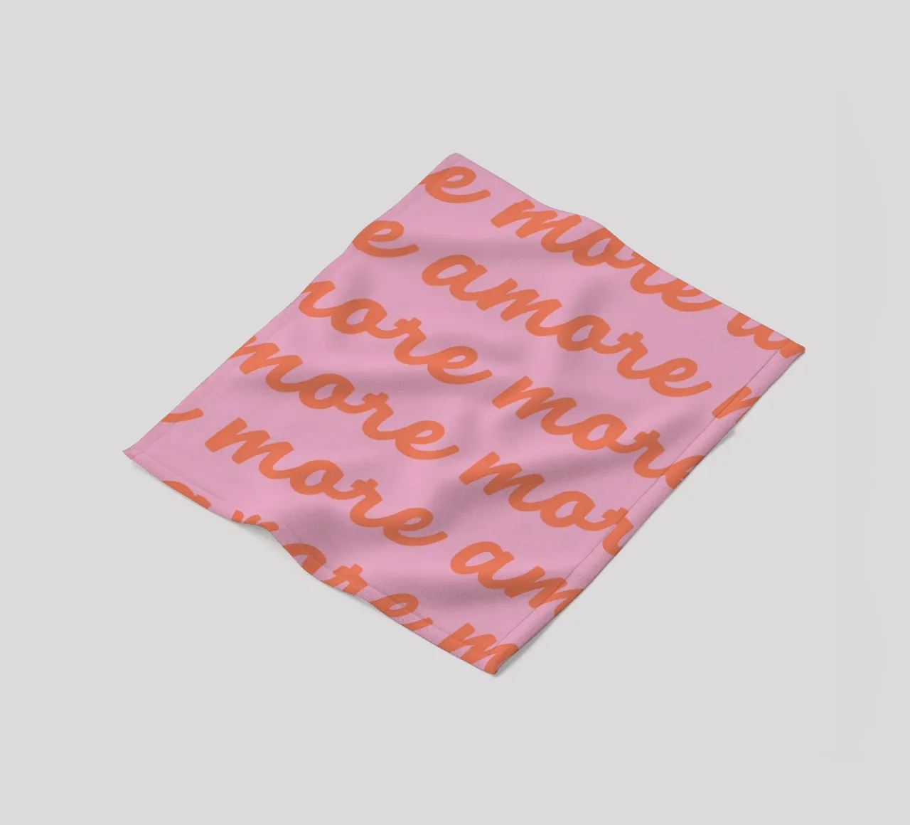 More Amore coperta in pile da we line studio - design