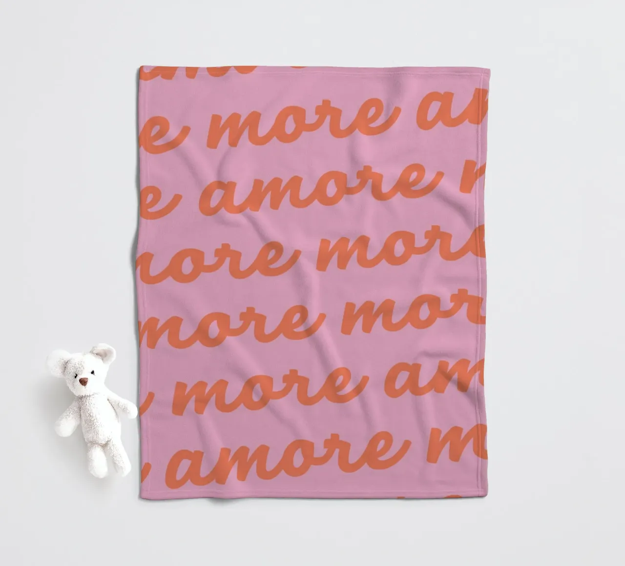 More Amore coperta in pile da we line studio - design