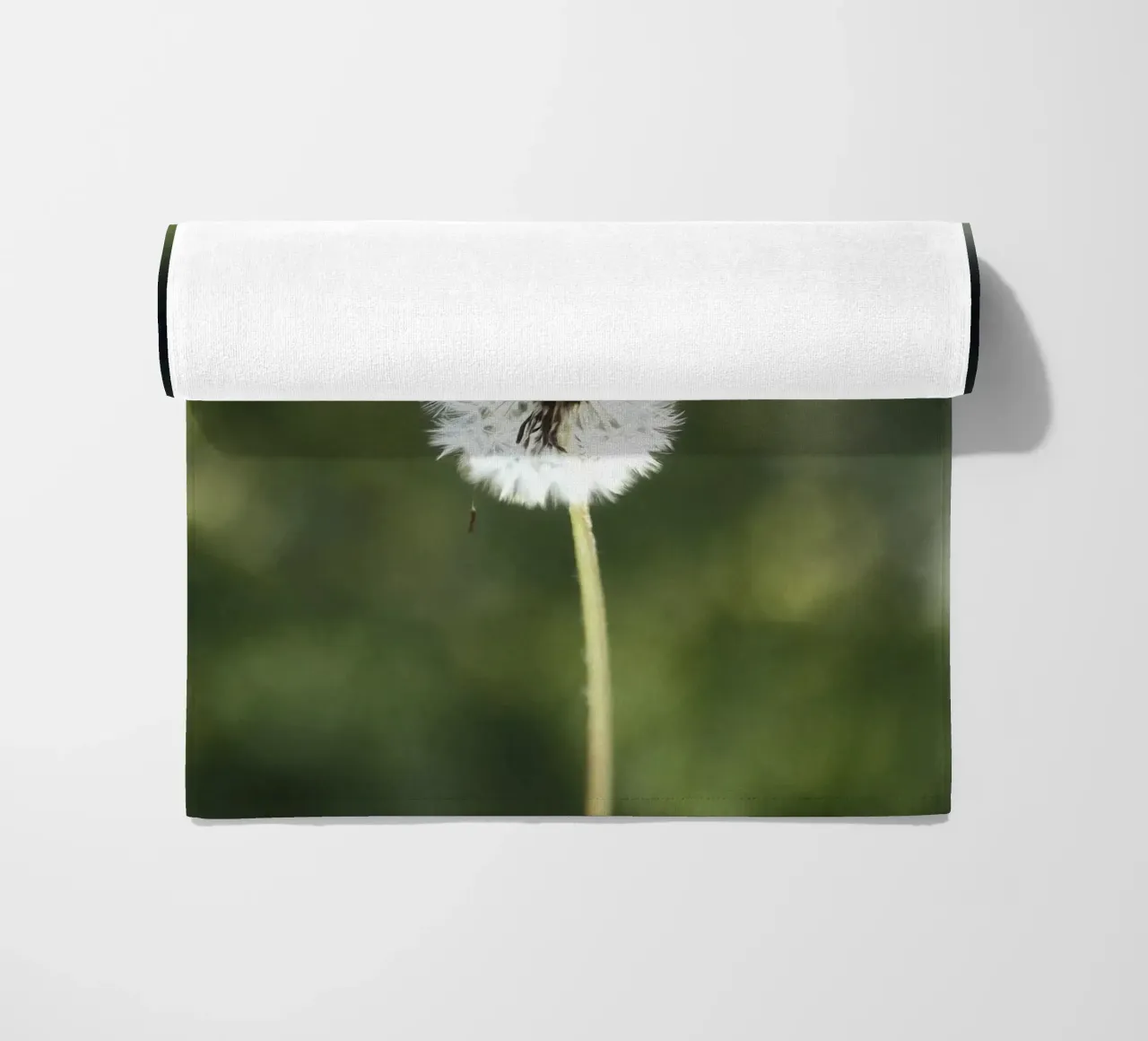 Dandelion Floating Seeds telo mare da Attaboy Dsgn
