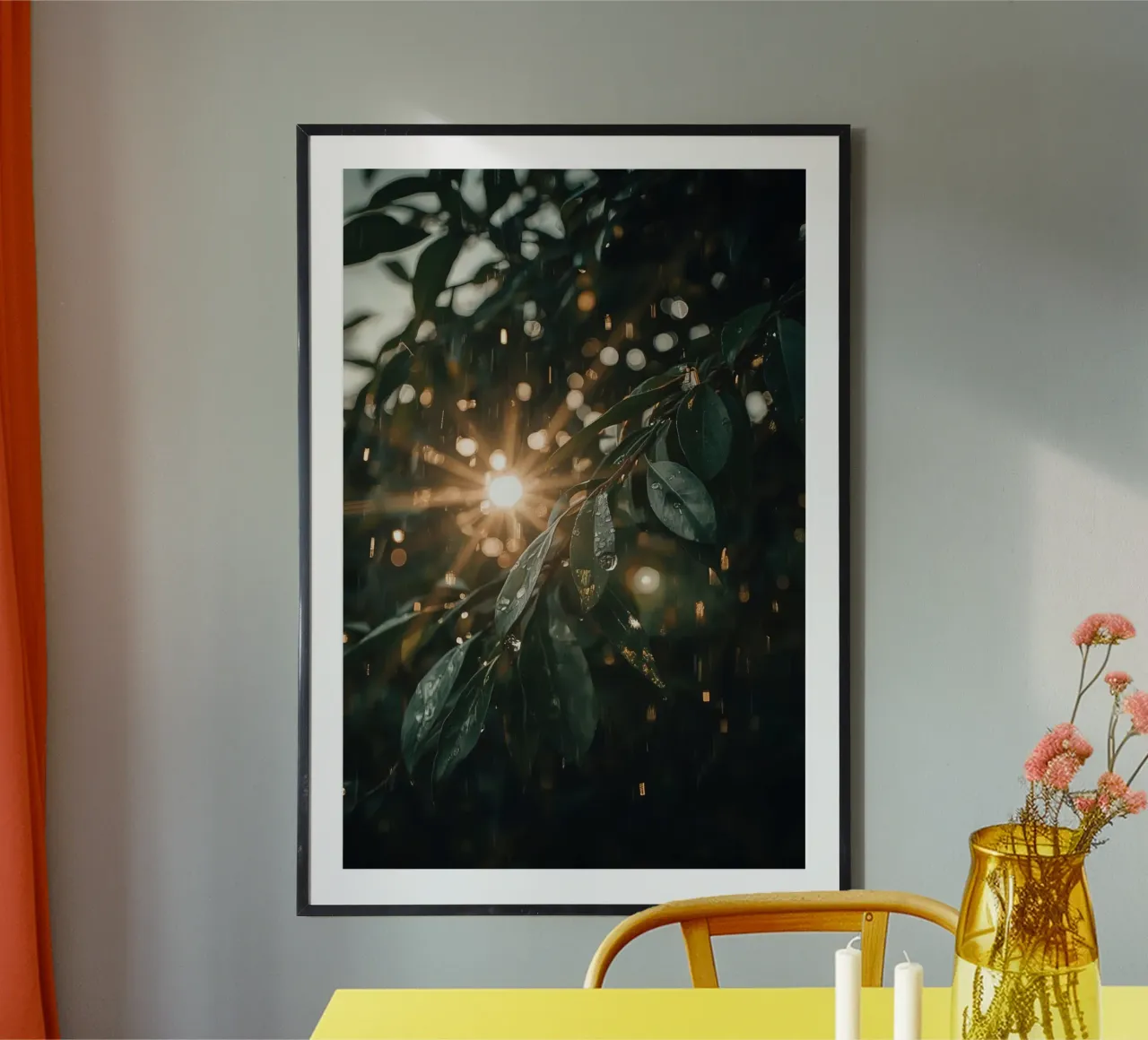 Luce solare e pioggia sulle foglie verde scuro carta hahnemühle da DesignDoodle