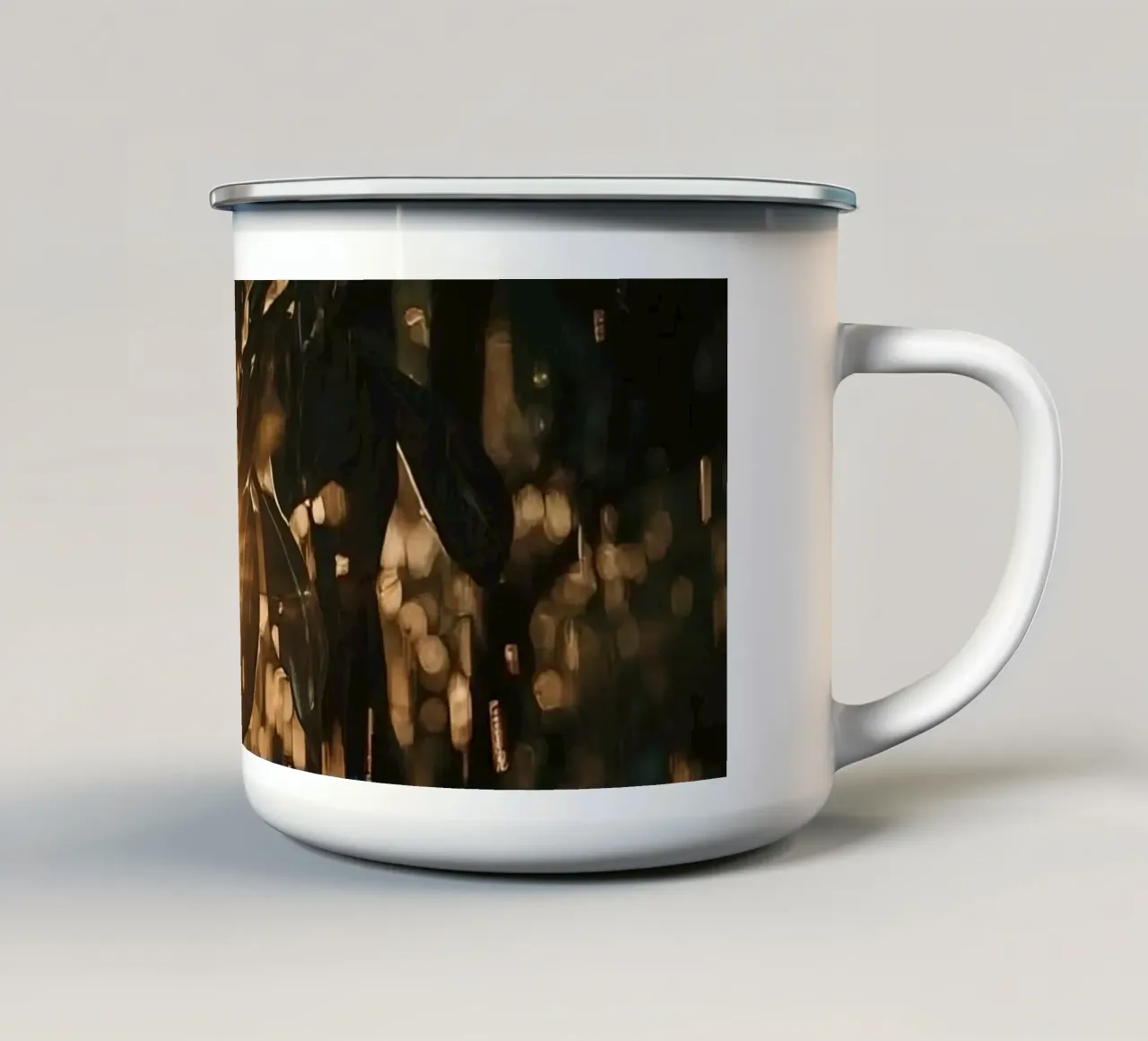 La luce del sole attraverso le foglie e la pioggia tazza in smalto da DesignDoodle