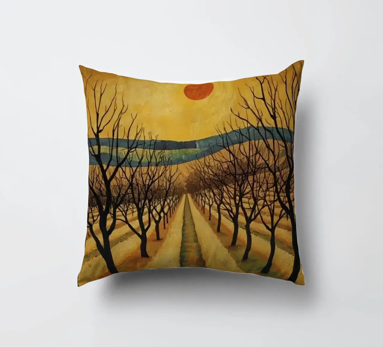 Sentier bordé d'arbres avec soleil rouge sur les champs et les arbres nus coussin de DesignDoodle
