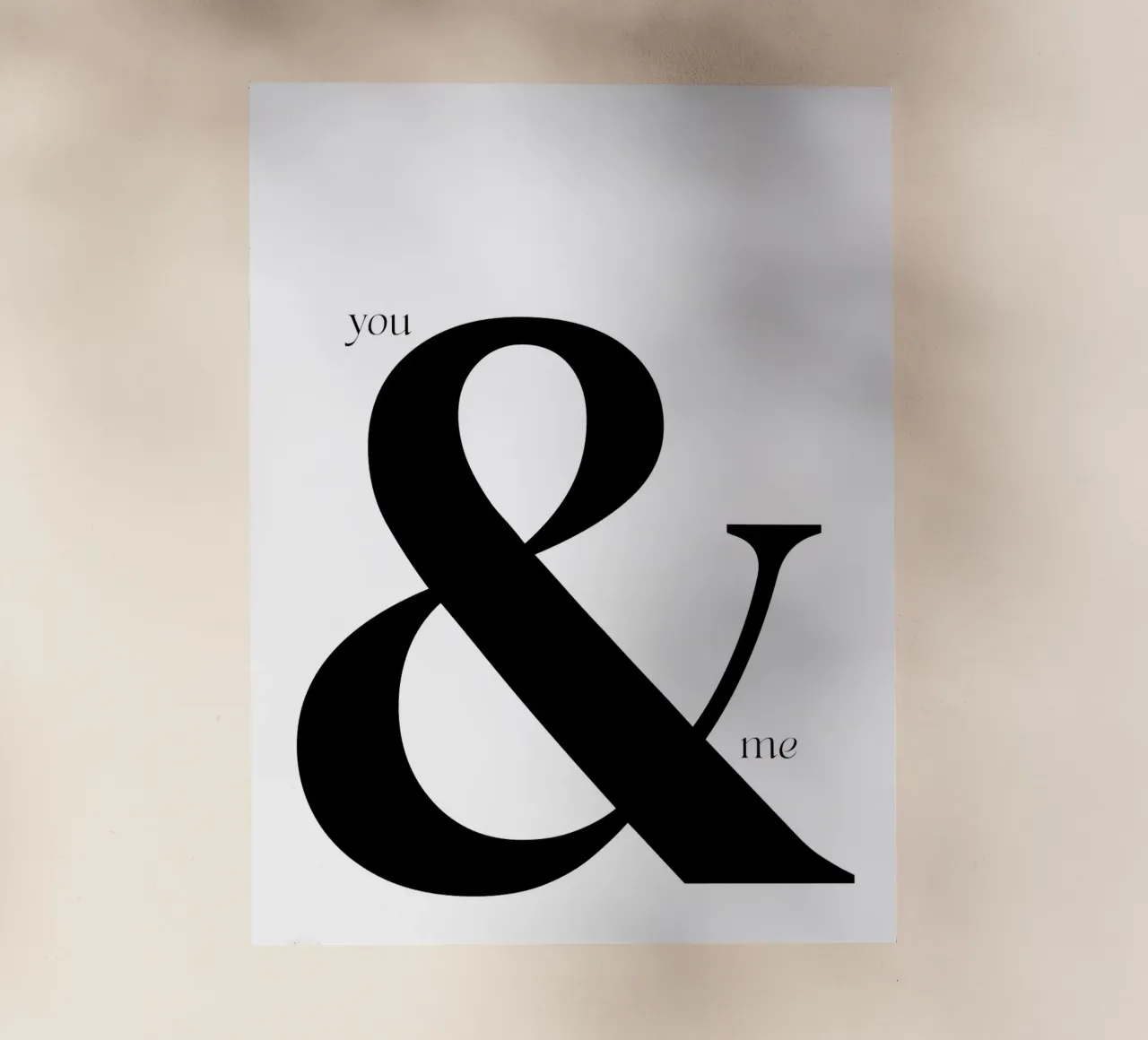 Elegante design tipografico You & Me pellicola backlit da Imaginative