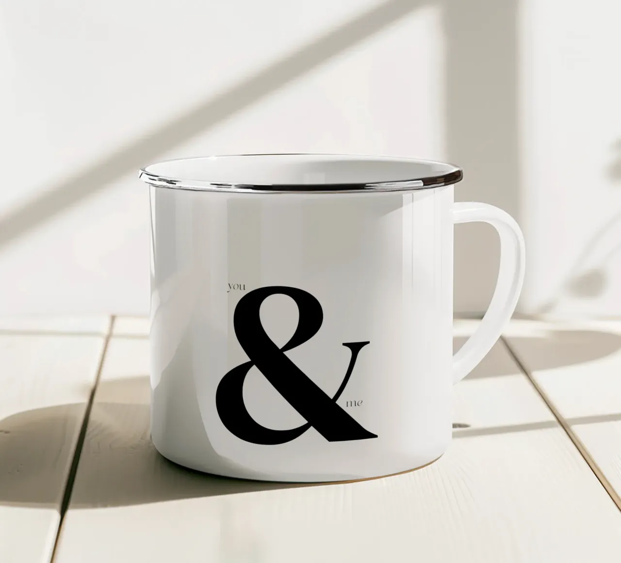 Elegante design tipografico You & Me tazza in smalto da Imaginative