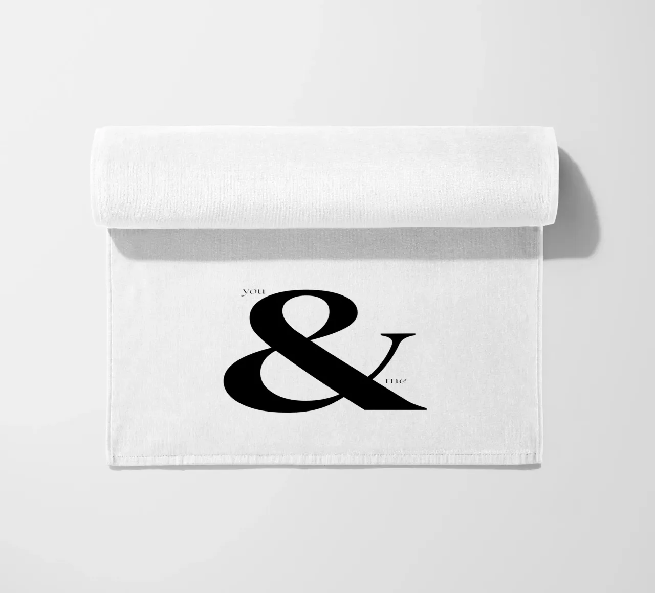 Elegante design tipografico You & Me telo mare da Imaginative