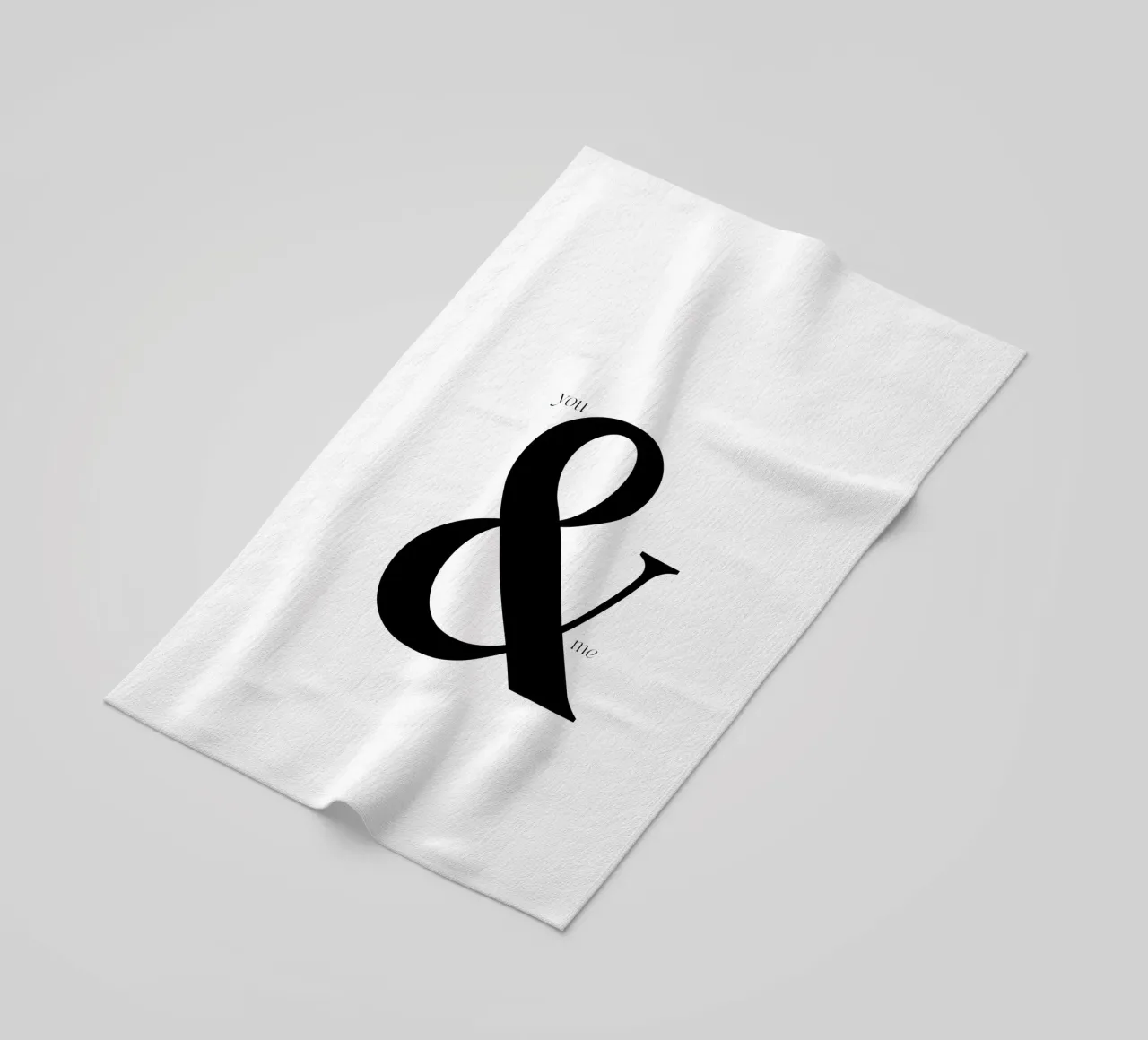Elegante design tipografico You & Me telo mare da Imaginative