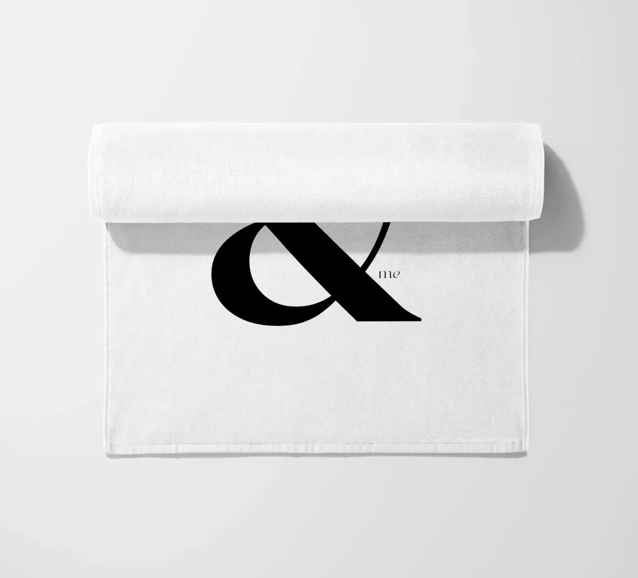 Elegante design tipografico You & Me telo mare da Imaginative