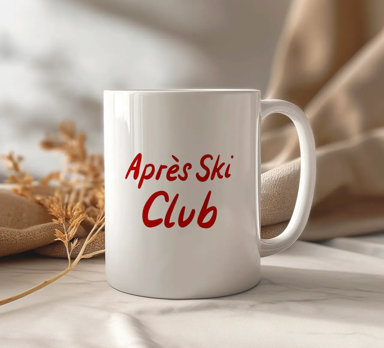 Apres Ski Club Streifen Diagonal tazza in ceramica da Sophie Augustin Illustration