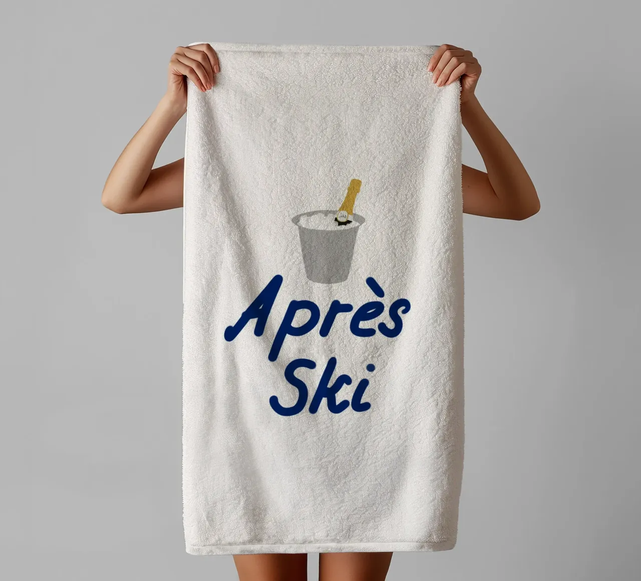 Raffreddatore di champagne per l'apres ski asciugamano da bagno da Sophie Augustin Illustration