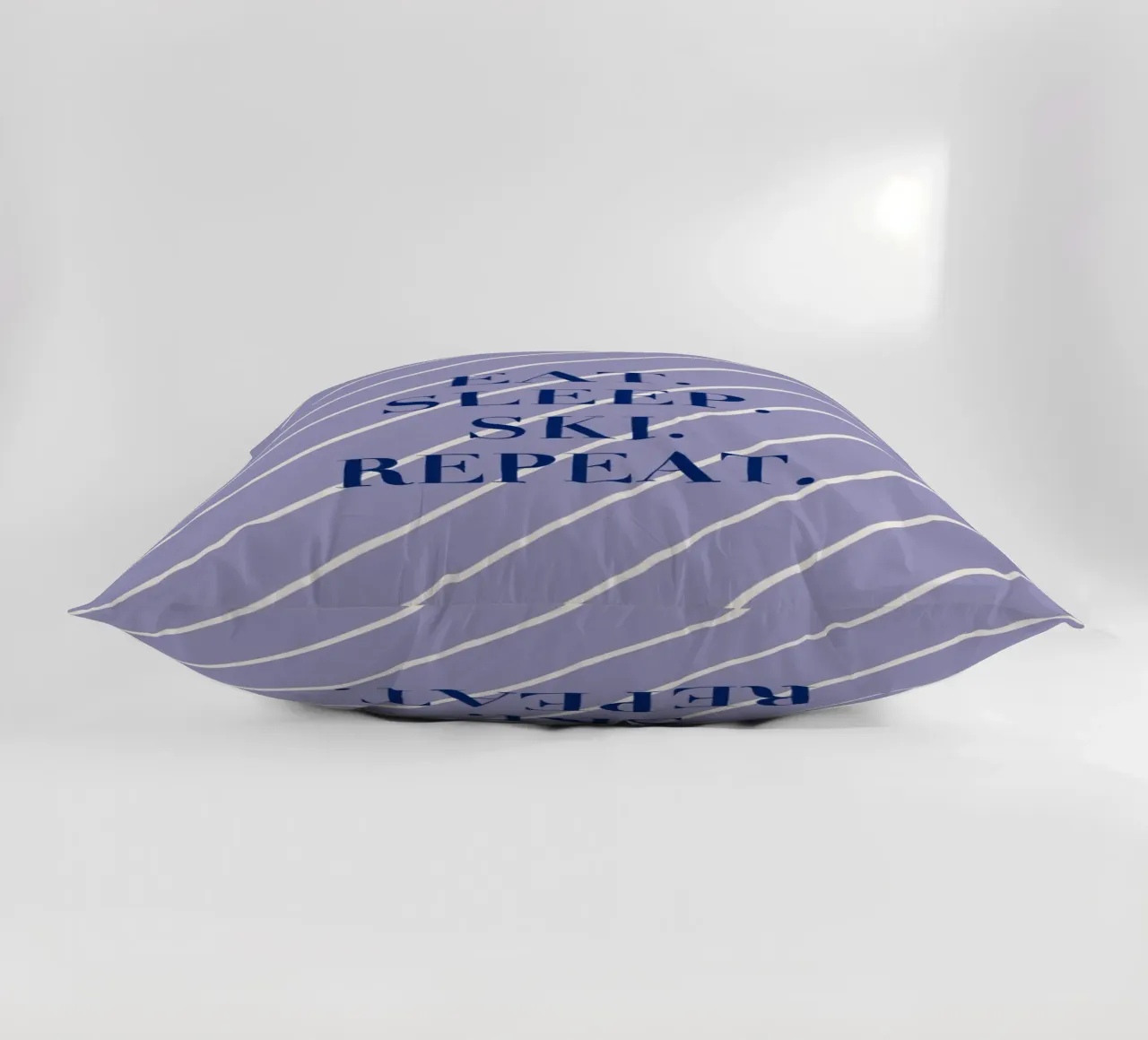 Eat. Sleep. Ski. Repeat. cuscino da Sophie Augustin Illustration