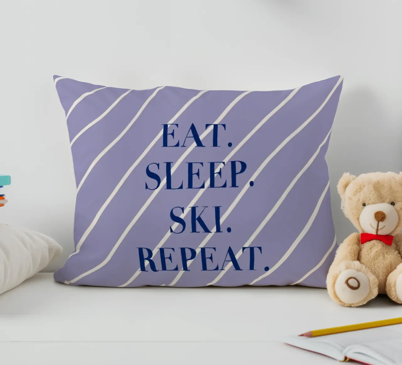 Eat. Sleep. Ski. Repeat. cuscino da Sophie Augustin Illustration