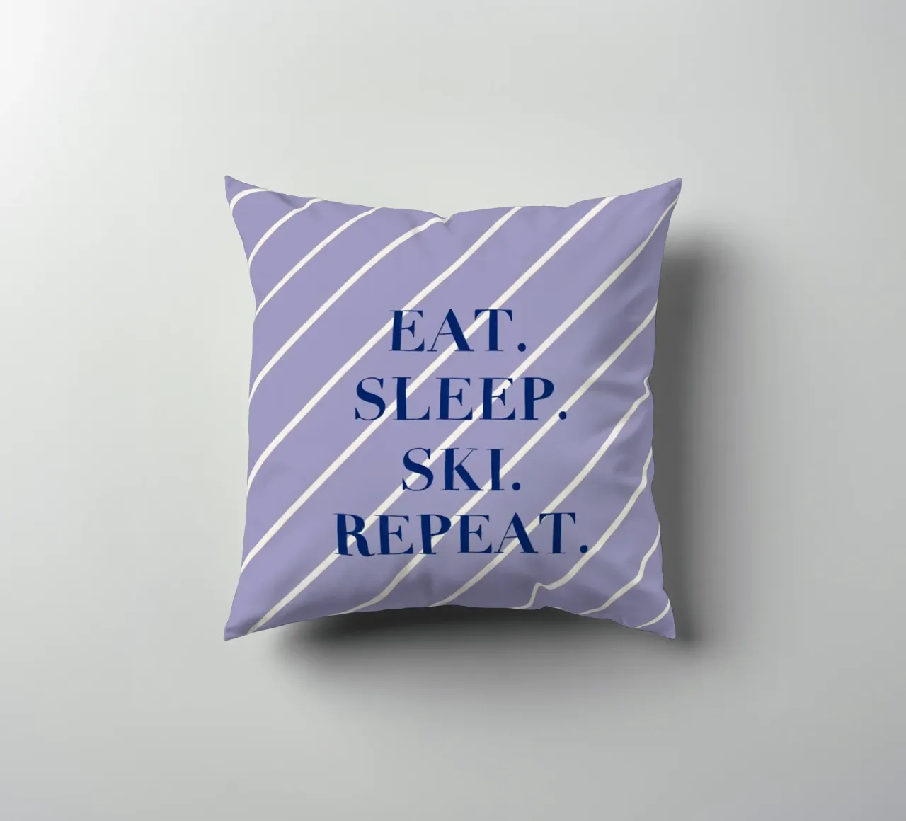 Eat. Sleep. Ski. Repeat. cuscino da Sophie Augustin Illustration