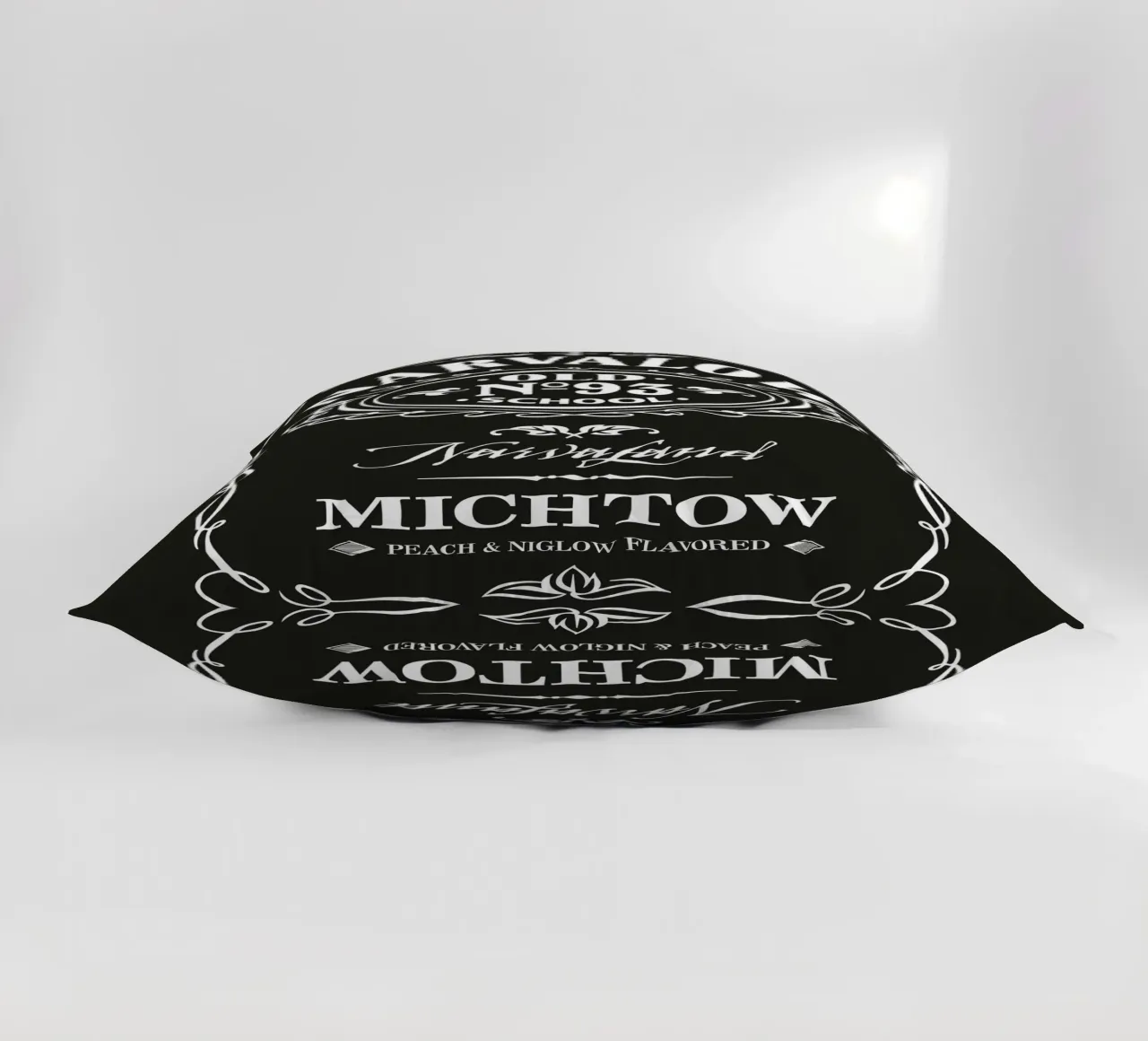 The Narvalow CLub cuscino da Tamsen Design