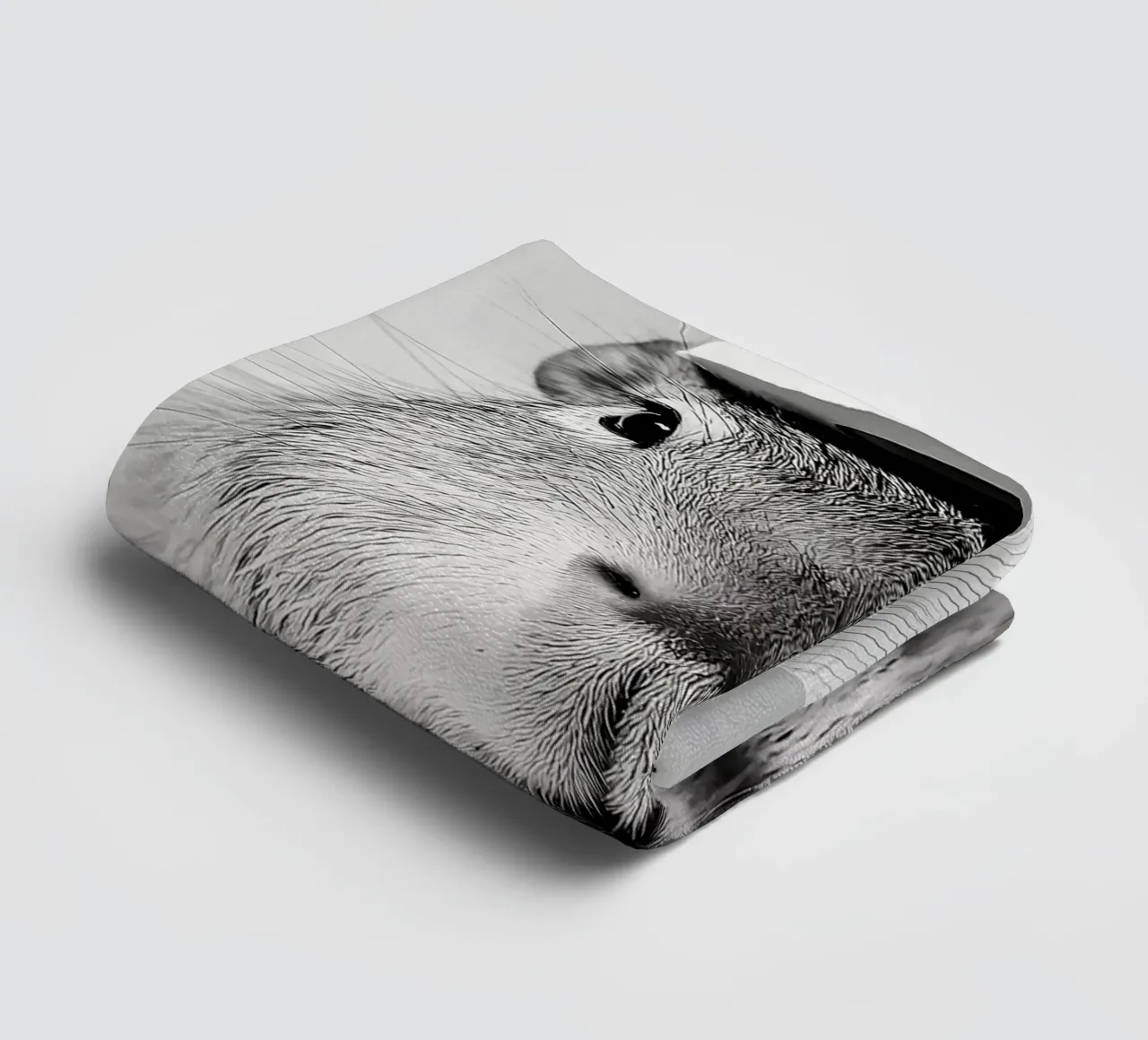 Capibara met wc-hoed badhanddoek van JoyWalkerShop