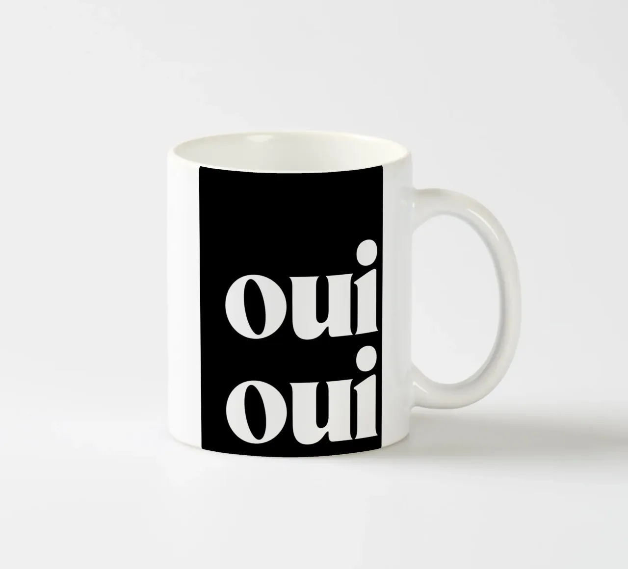 Arte tipografica di ispirazione francese in un audace stile retrò tazza in ceramica da pdigitalprints