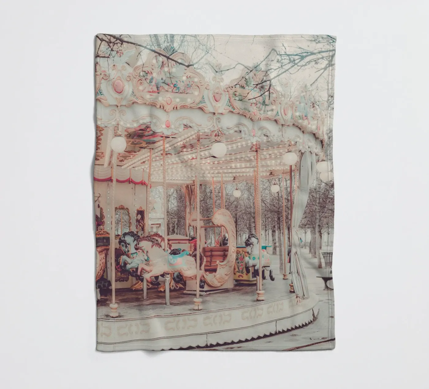 Paris Carousel Fleecedecke von GraceDigitalArtCo
