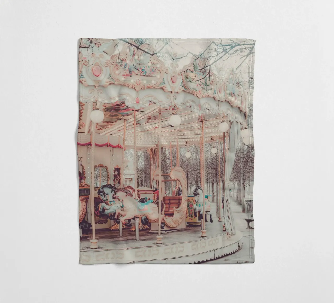 Paris Carousel plaid polaire de GraceDigitalArtCo