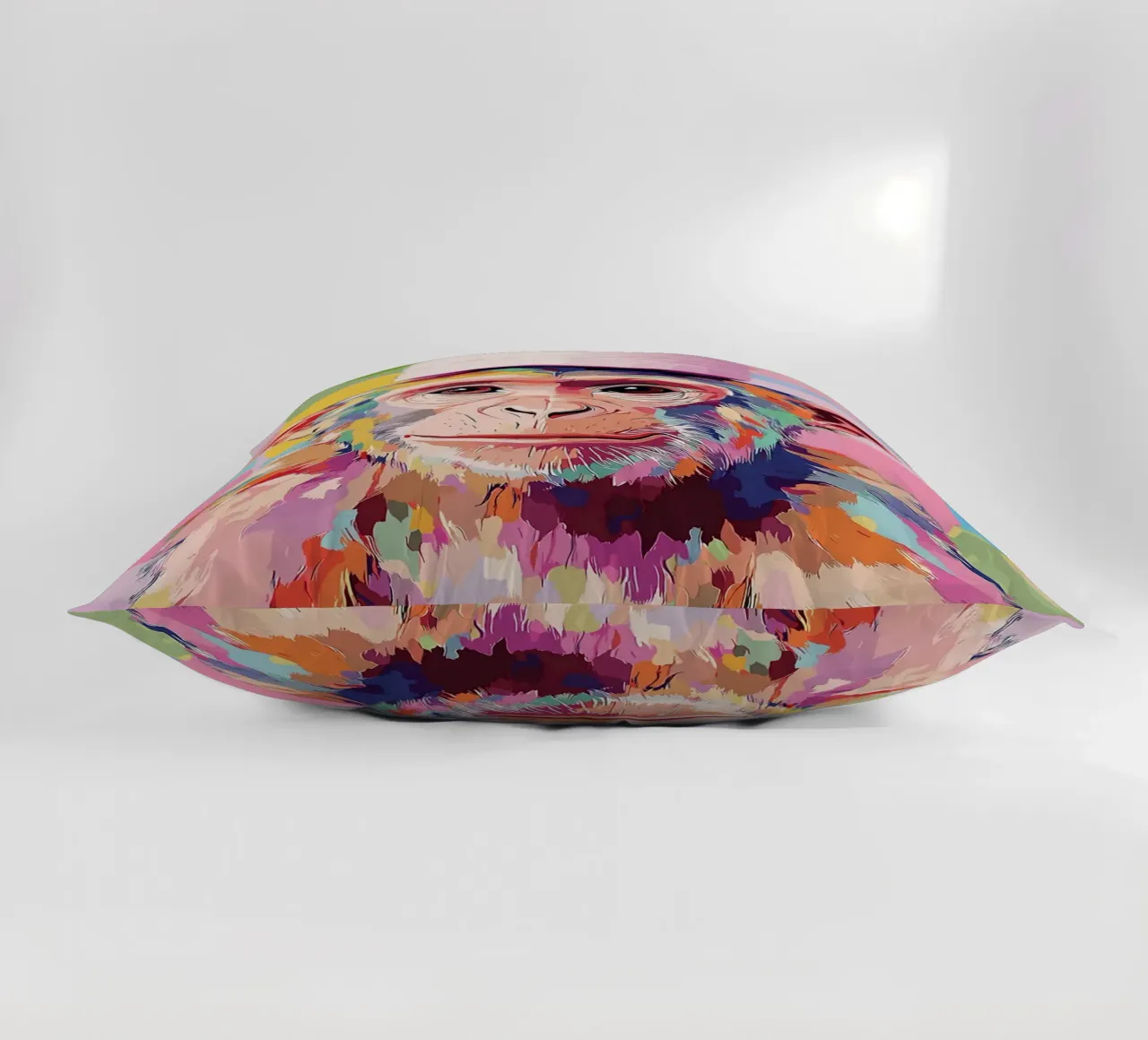 Scimmia colorata con cappello di carta igienica cuscino da JoyWalkerShop