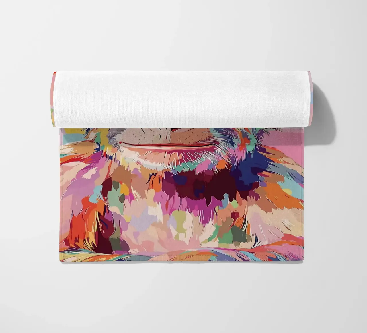 Scimmia colorata con cappello di carta igienica telo mare da JoyWalkerShop